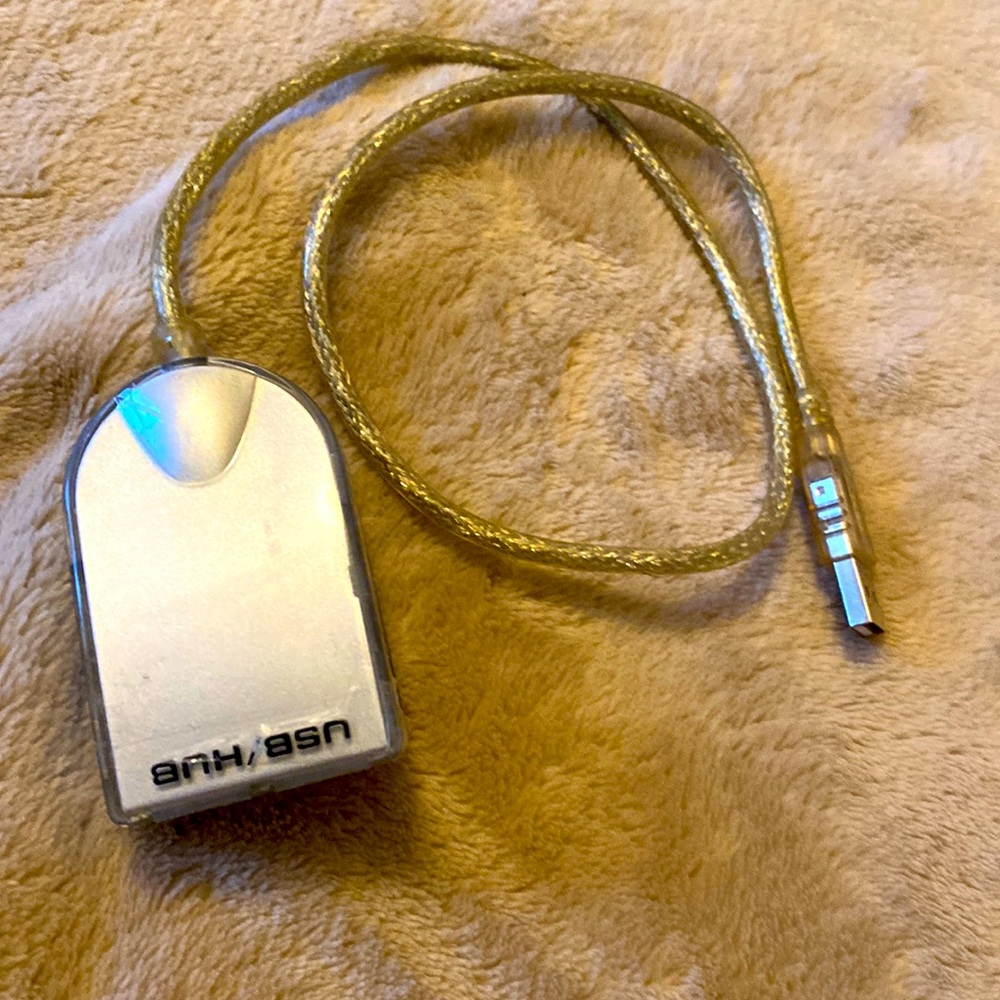 Universal 4 port USB hub